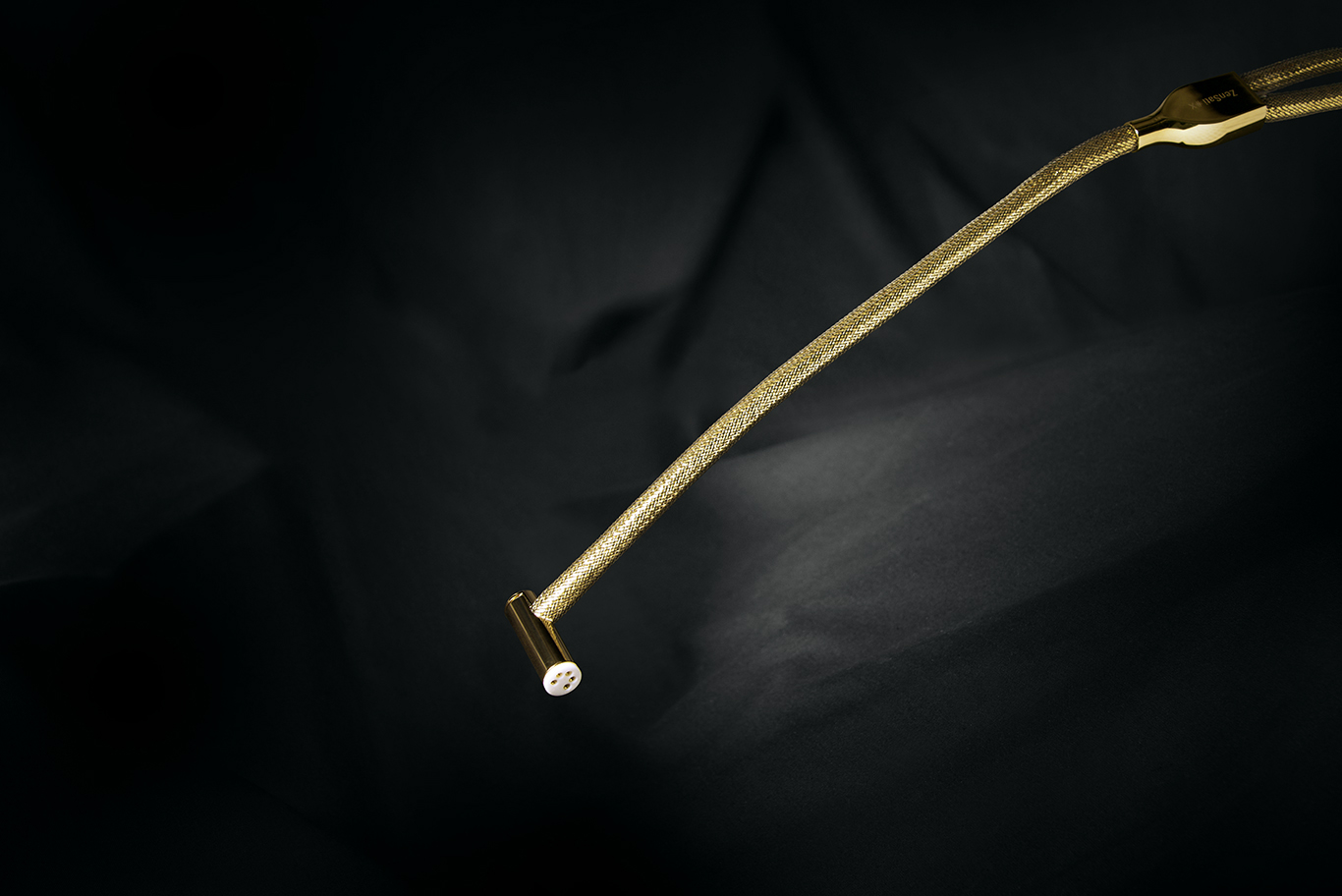 ZenSati_X_Phono-5pin_90dg-1