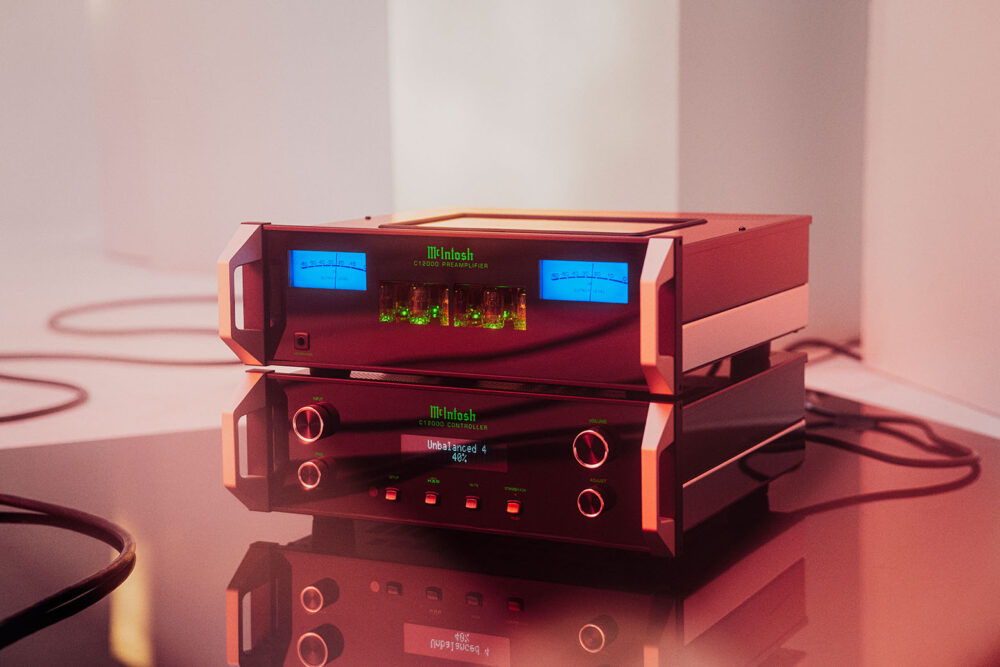 McIntosh C12000 - Preamplificator de Referință